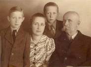 Teodor Pruszyński z córką i wnukami